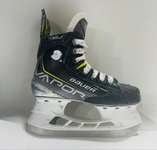 Junior Used Bauer Vapor 3X Hockey Skates Regular Width Size 1