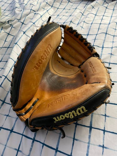 Used Right Hand Throw 32.5" A2000 Catcher's Glove