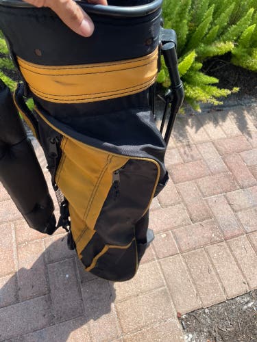 Peerless Golf Stand Bag With Shoulder