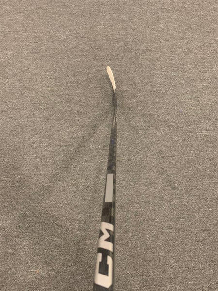Senior Right Handed P28 Ribcore trigger 7 Hockey Stick