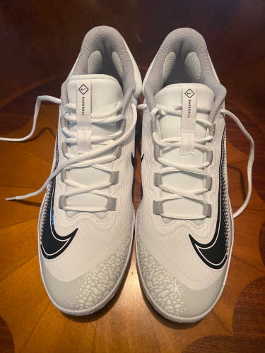 Nike Alpha Huarache Elite 4 White Low Top Metal Cleats