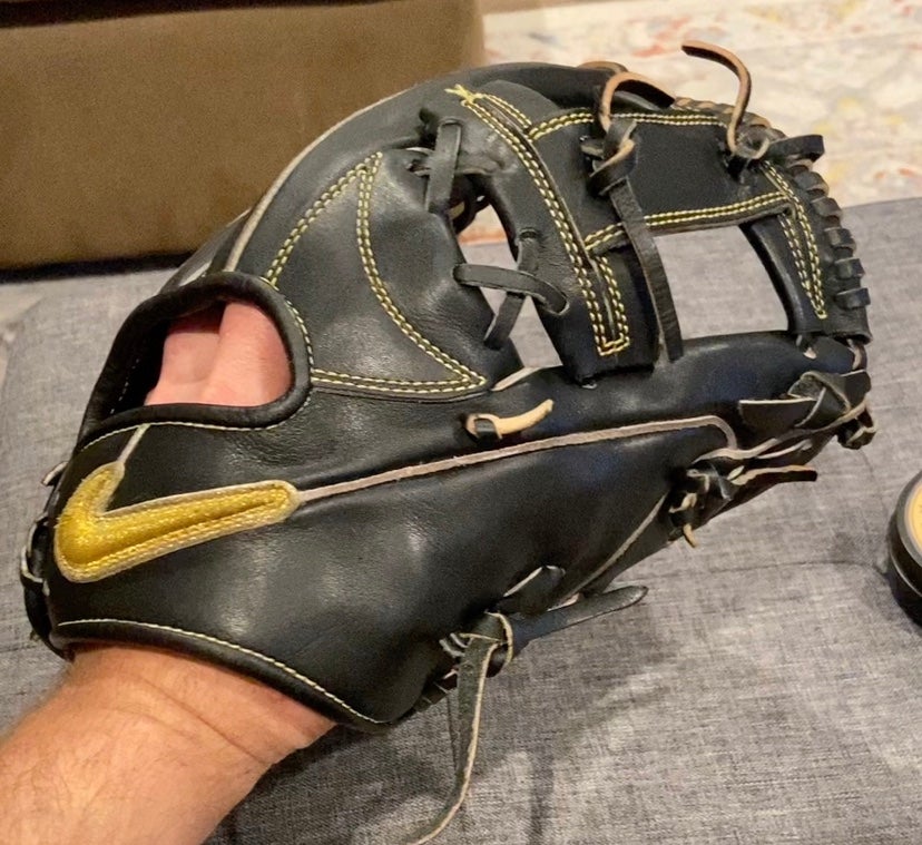 Gameday 57 Series Christian Yelich Heart of the Hide Glove