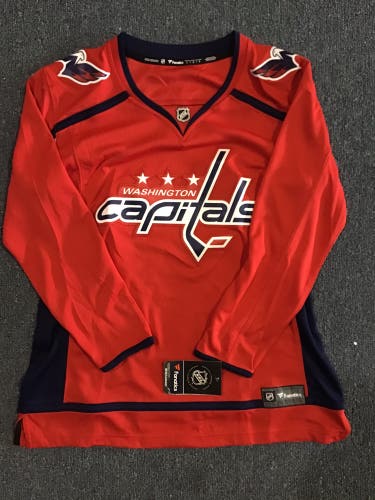New With Tags Red Washington Capitals Women’s XS, S, Lg, Or 2XL Fanatics Home Jersey (Blank)