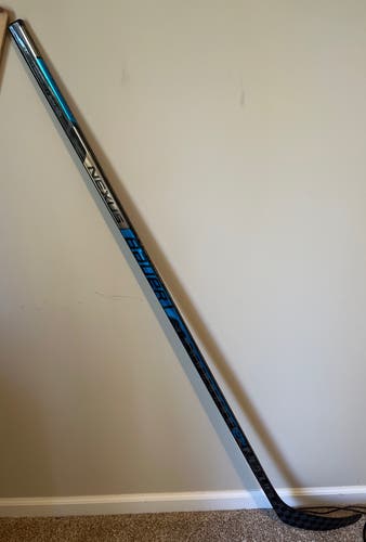 Senior Right Handed P92M  Nexus 2N Pro Hockey Stick