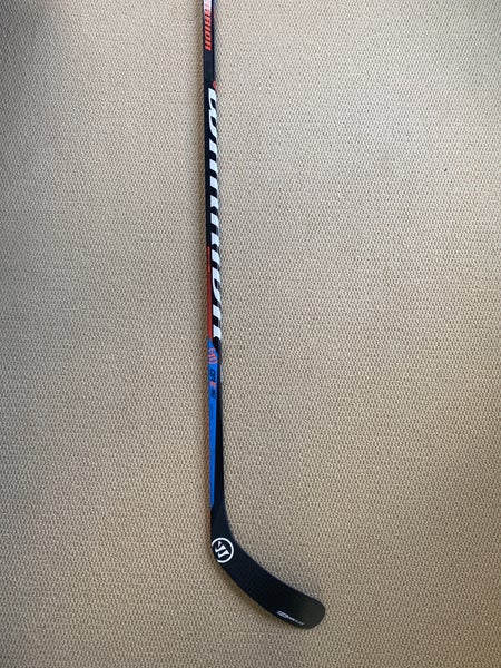 Senior Right Handed W03 Covert QRE 20 PRO Hockey Stick