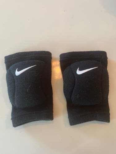 Nike volleyball knee pads