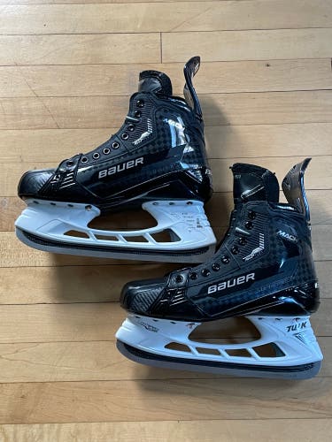 Bauer Size 7.5 Supreme Mach Hockey Skates