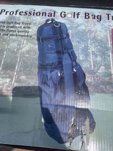 Golf travel bag padded with wheels