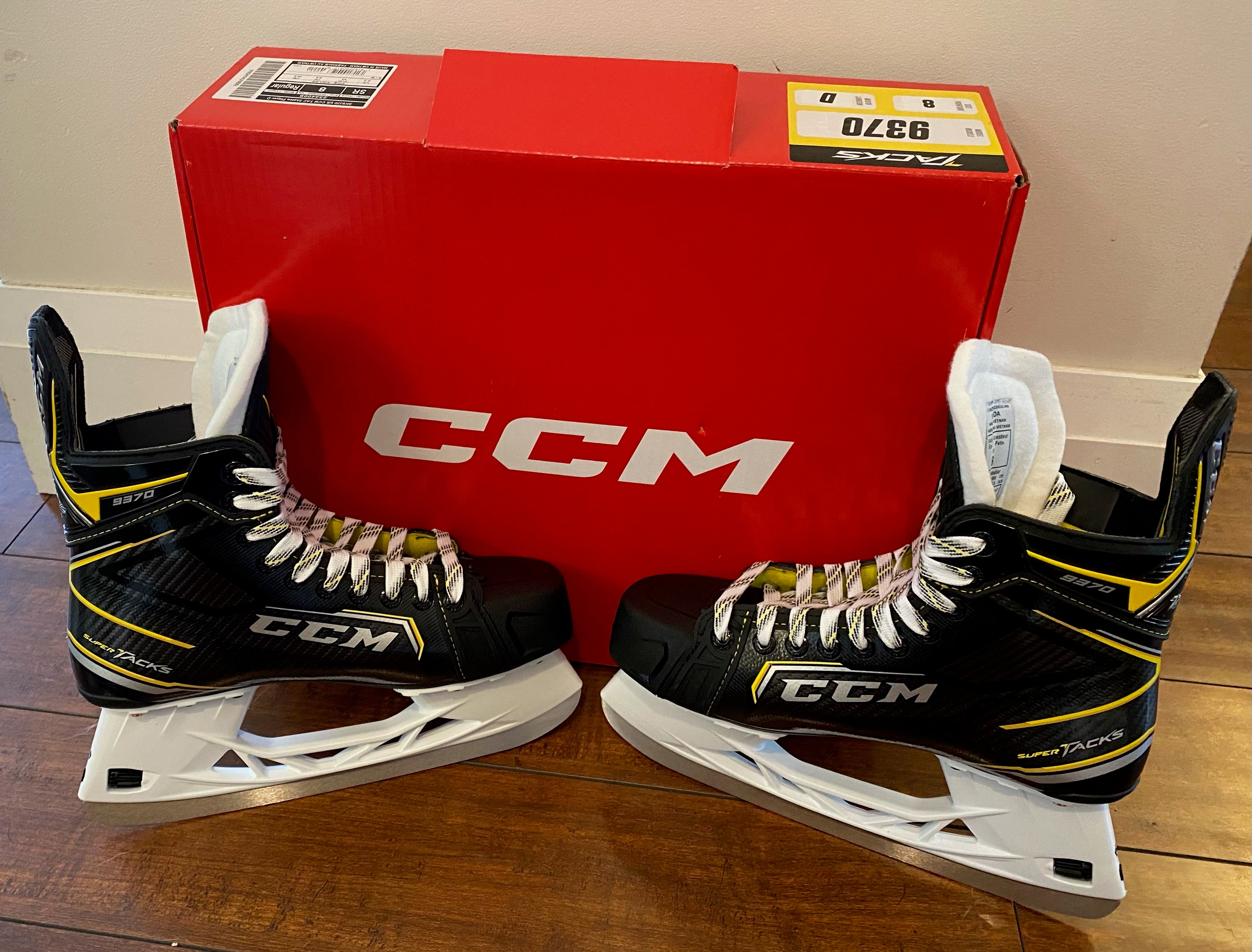 NEW CCM Super Tacks 9370 Hockey Skates (Size 8) + Free Sharpen If 