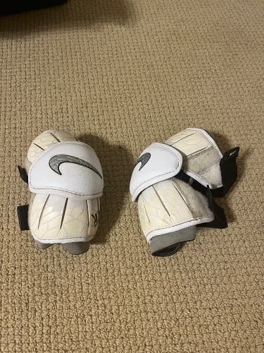 Used Medium Nike Vapor Arm Pads