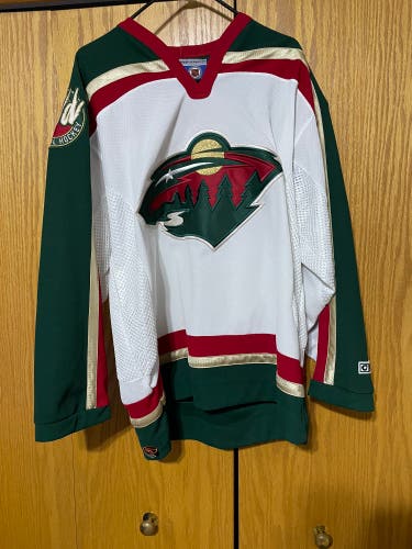 Used Minnesota Wild size large hockey jersey