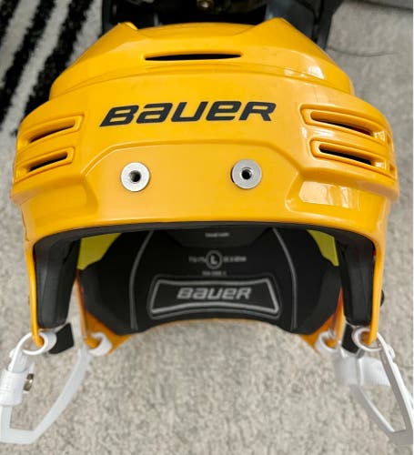 Used Large Bauer  Re-Akt 75 Helmet