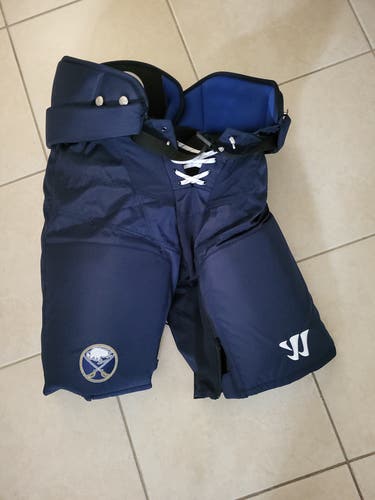 Senior New Medium Warrior Covert QRE Pro Hockey Pants Pro Stock