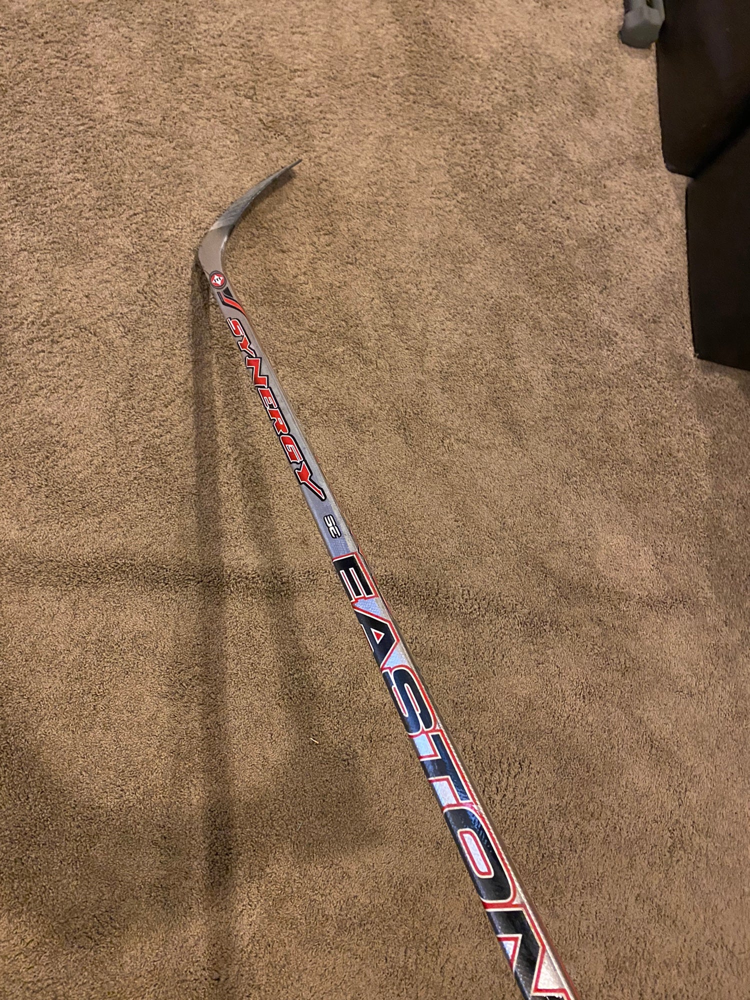 New Easton Synergy SE Elite Hunter Right Hand Hockey Stick - Non