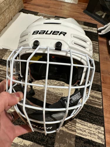 Used Small Bauer Re-Akt 75 Helmet
