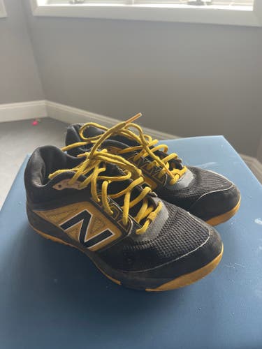 NEW BALANCE BASEBALL TURF SHOES MENS 7.5 M CLEATS SPIKES