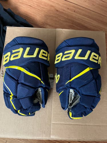 Bauer 13" Pro Stock Vapor 2X Pro Gloves