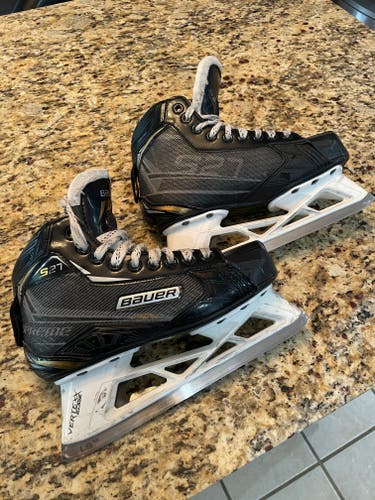 Junior Used Bauer Supreme S27 Hockey Goalie Skates Size 4.5 D