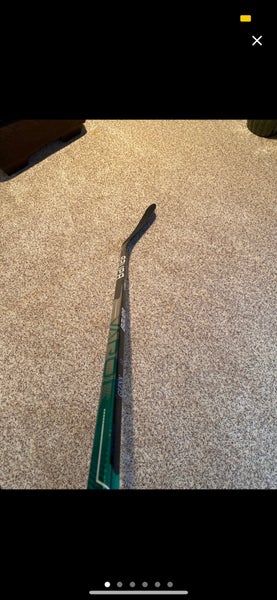 Senior Right Handed P92 Pro Stock Vapor Hyperlite Hockey Stick