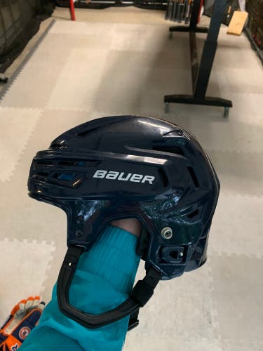 Used Small Bauer Pro Stock Re-Akt 150 Helmet
