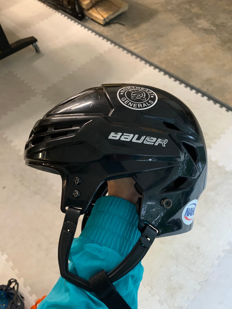 Used Medium Bauer Re-Akt 75 Helmet