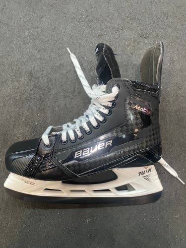 New Pro Stock Bauer Wide Width Size 10.5 Supreme Mach Hockey Skates
