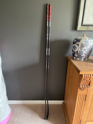 Bauer hyperlite pro stock team sticks