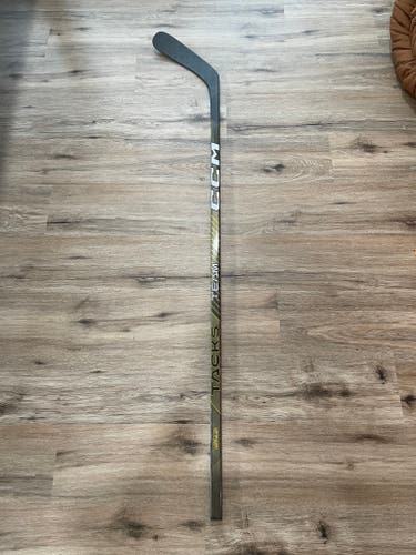 CCM Tacks Team (LH, P29, 65 Flex) *Barely Used*