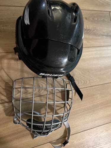 Bauer HH500M size:55-60cm (medium) Hockey Helmet
