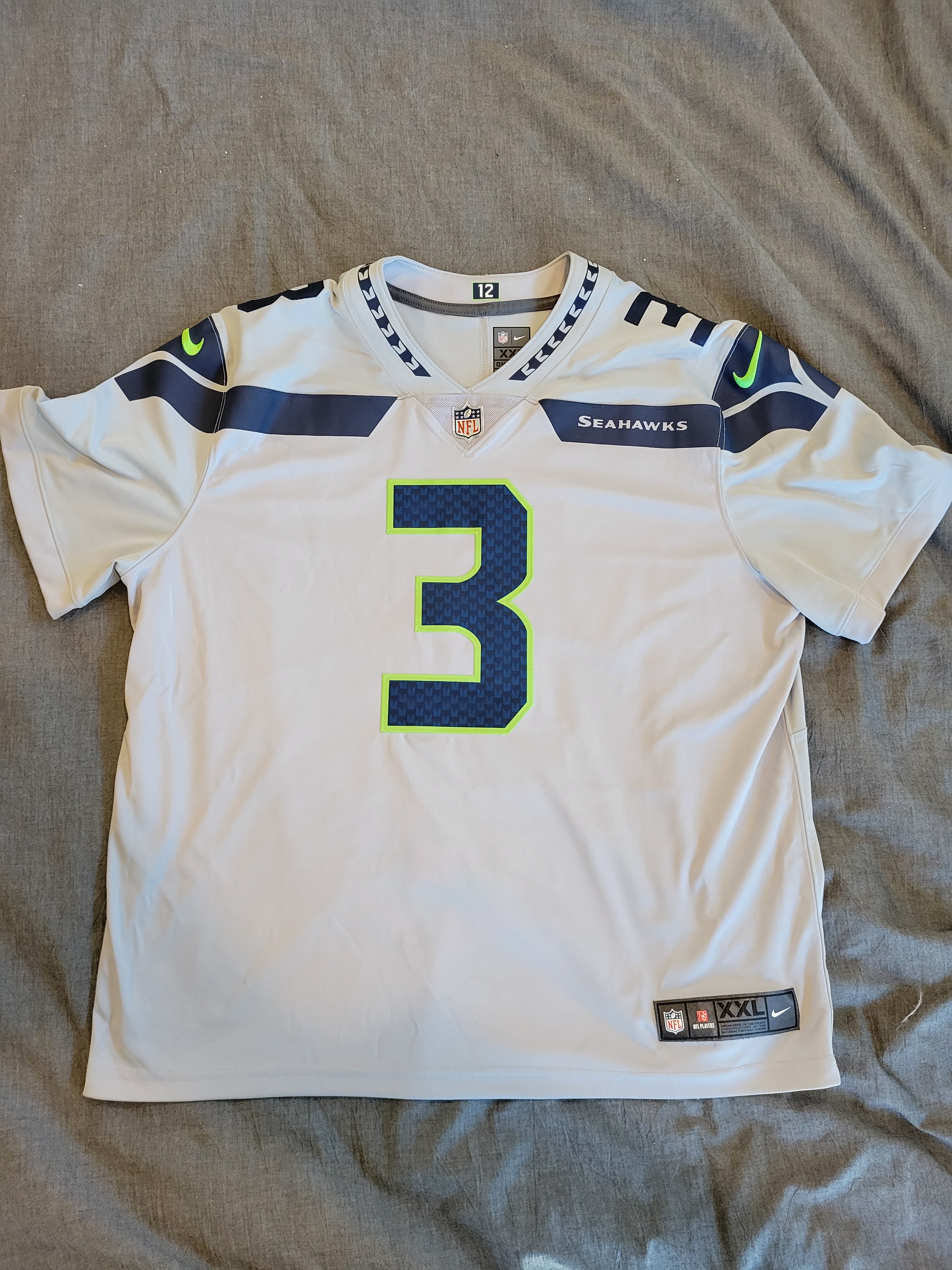 Used Nike SEATTLE SEAHAWKS 2X Football Tops and Jerseys Football