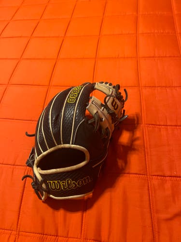 Used Right Hand Throw 11.75" A2000 Baseball Glove