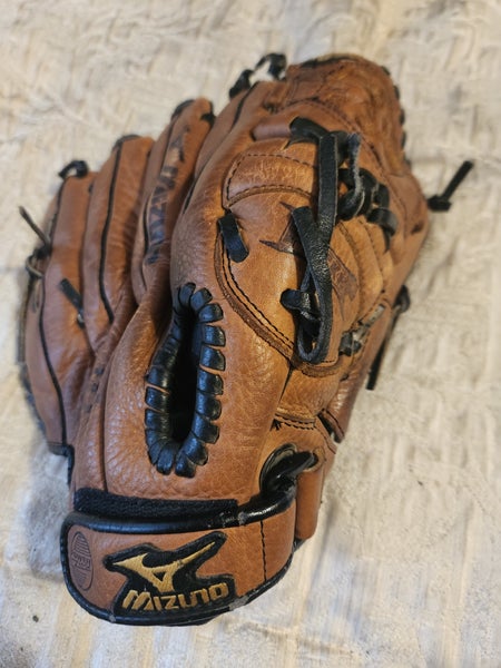 Mizuno Right Hand Throw Prospect Power Close Baseball Glove 11"