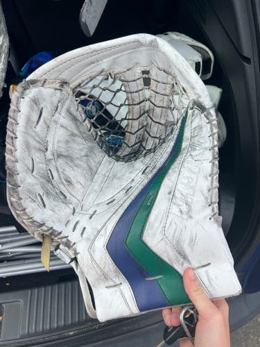 Used Full Right Pro Stock SLR2 Glove