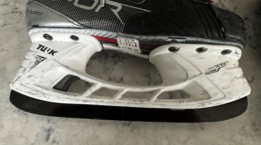 Used Bauer Regular Width Size 1 Vapor XLTX Pro+ Hockey Skates