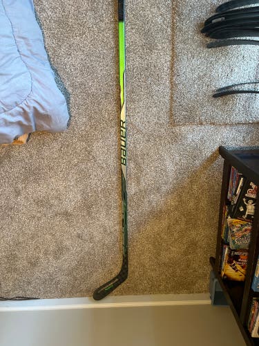Senior Right Handed P28  Sling Hockey Stick