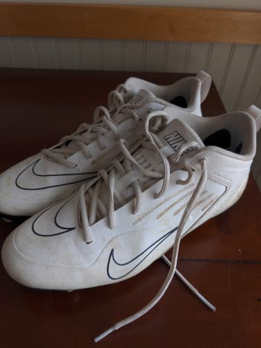 White Adult Used Men's Size 9.5 Nike Huaraches Cleats