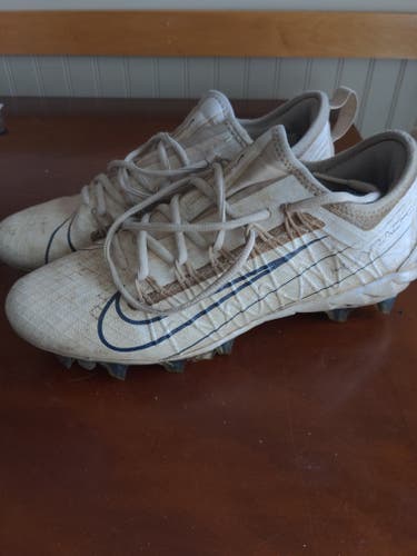 White Adult Used Men's Size 7.5 Nike Huaraches Cleats