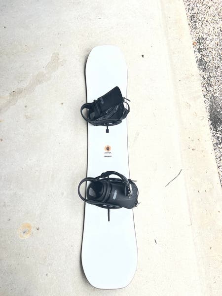 154W Men's Burton With Bindings Medium Flex Custom Flying V