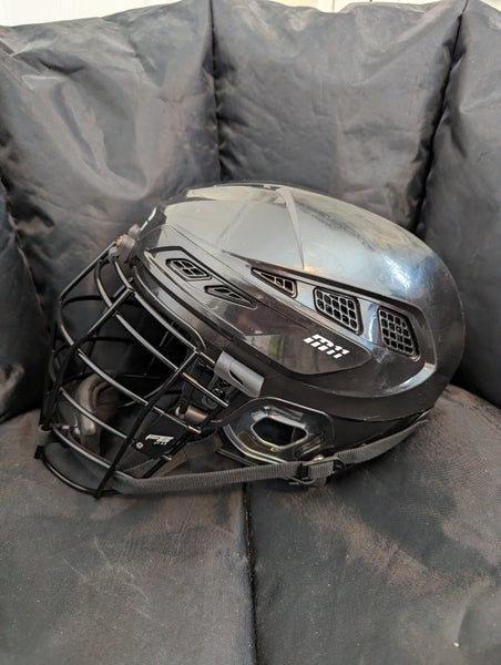 VGC Medium Cascade M11 Box Helmet