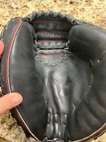 FSOT Under Armour UACM-PRO1 Catcher’s Mitt High School/College Right Hand Throw 34”