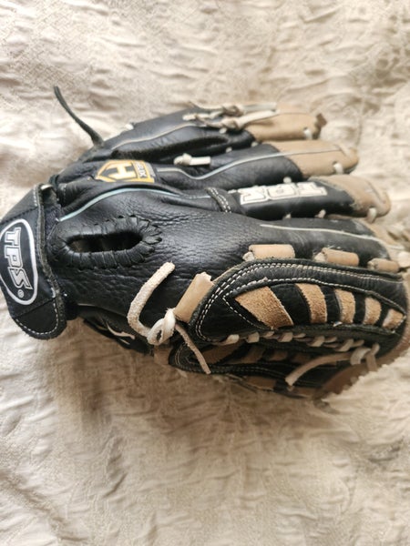 Louisville Slugger Right Hand Throw Helix TPS Softball/Baseball Glove 13"