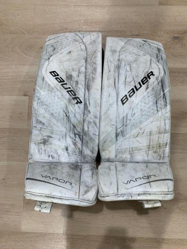 Used Junior Bauer Vapor X700 Hockey Goalie Leg Pads (Size: Large)