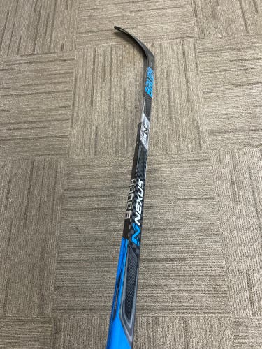 Senior Right Handed P28 Pro Stock Team Nexus Hockey Stick