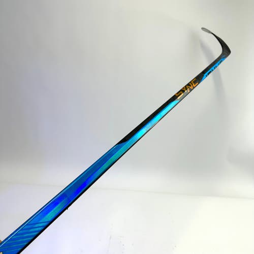 Repaired Right Handed Bauer Nexus Sync | 87 Flex | P28 Curve | Grip | #A715