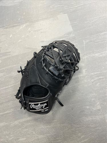 Like New Right Hand Throw 13" Heart of the Hide Blackout Series Limited Edition Great Condition!!