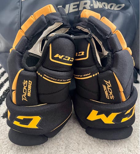 CCM 13"  Tacks 9060 Gloves
