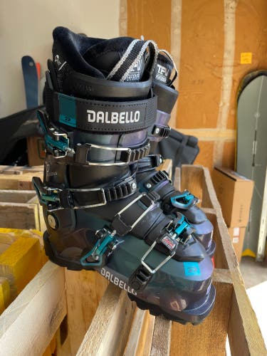 BRAND NEW Women's Dalbello Panterra 85 W GW Ski Boots (23.5)