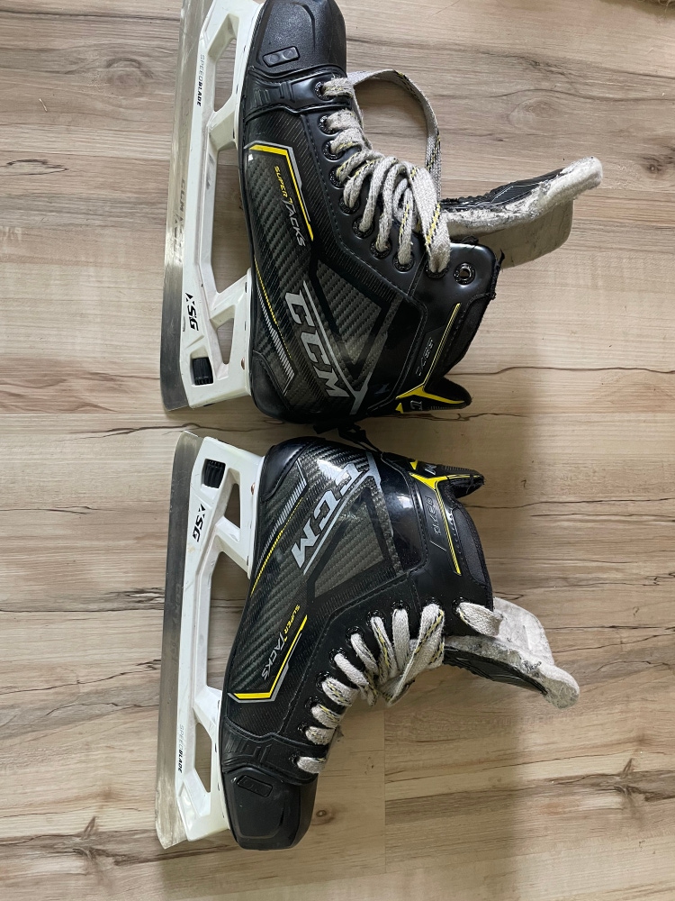 Used CCM   Size 6.5 Super tacks 9370 Hockey Goalie Skates