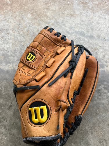 Used 2021 Right Hand Throw 12" A700 Baseball Glove