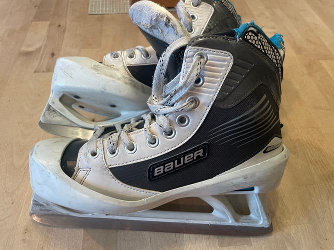 Junior Bauer Regular Width  Size 5 Reactor 5000 Hockey Goalie Skates